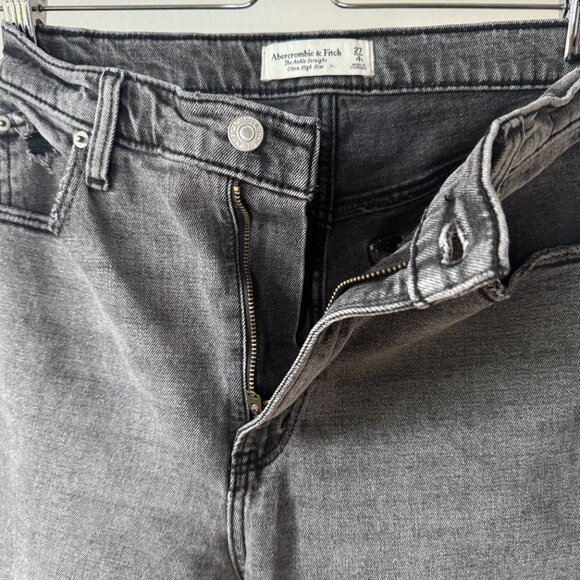 Abercrombie & Fitch Ultra High Rise Ankle Straight Jeans Black Wash Size 27 / 4R - Picture 4 of 16